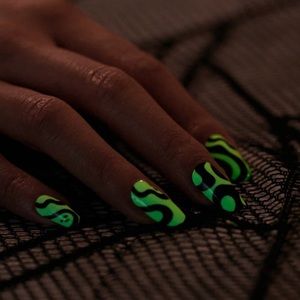 Color Street Feeling Fab-Boo-lous Nail Strips, Halloween 2021